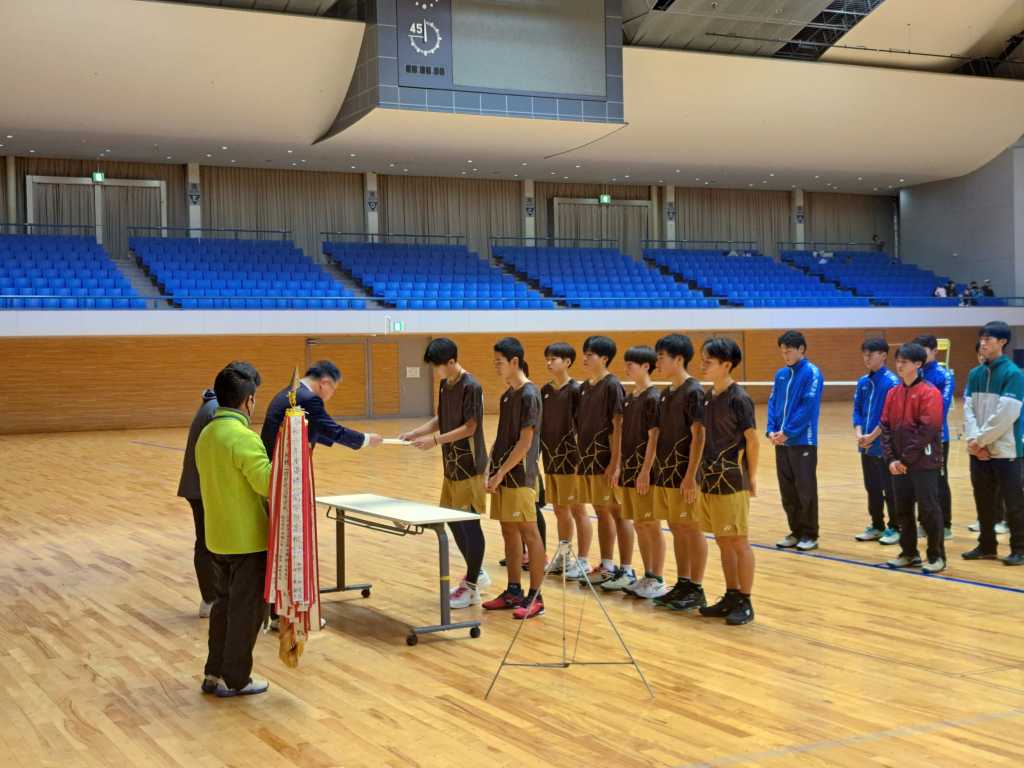 大会の様子を開きます。